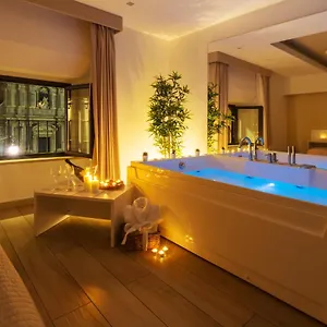 le-suites-del-duomo-sicily-catania-and-greater-area.taorminaitalyhotels.com/